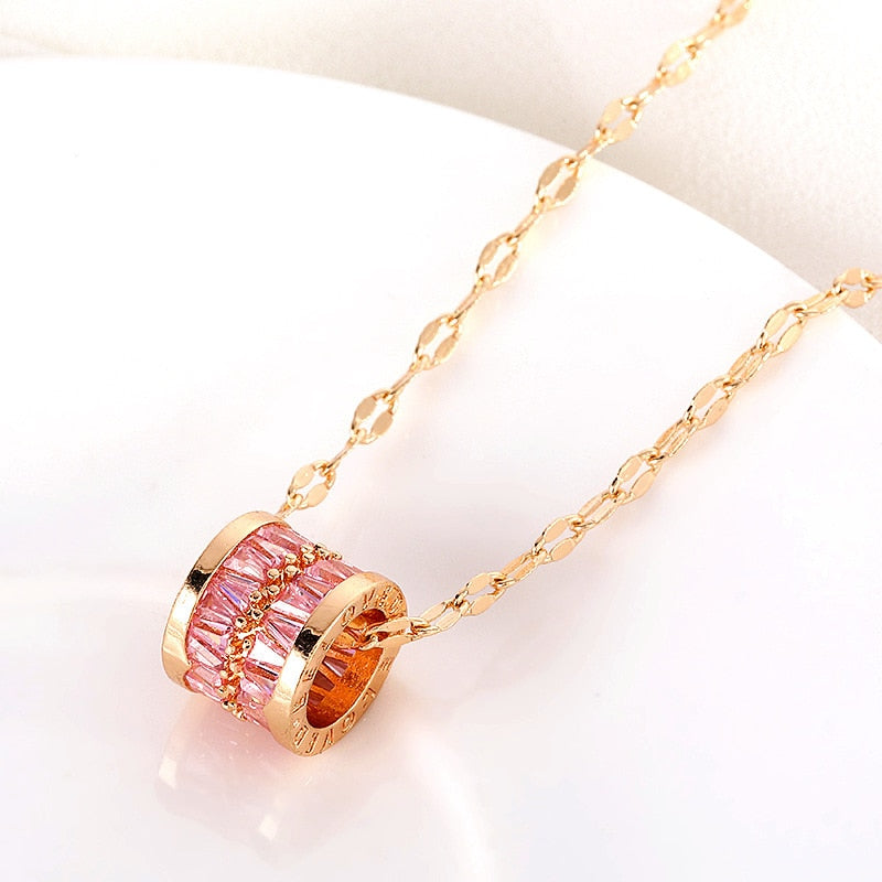 Colar Cilindro de Cristais Banhado a Ouro 18K